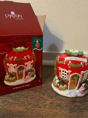 NIB Vintage Strawberry Shortcake Ceramic Tea Light Christmas House 🎄🍓